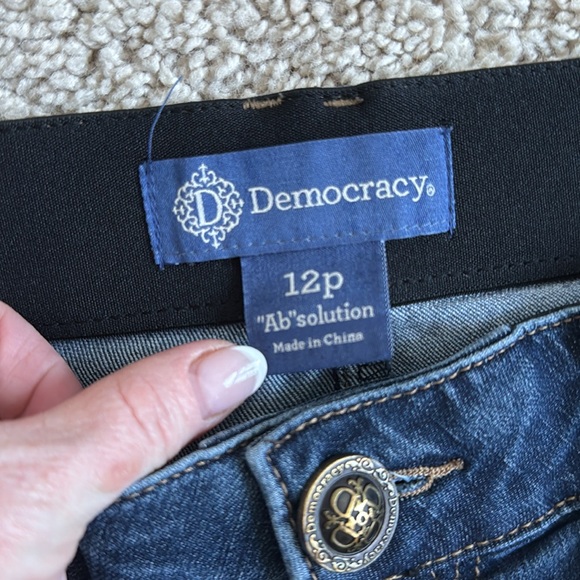 Democracy Women's Petite Ab Solution Straight Leg Jean 12 petite - Picture 3 of 4